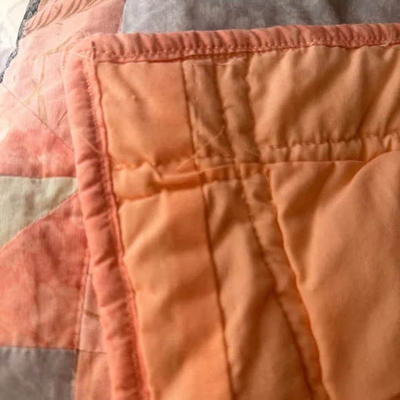 Handmade Patchwork Quilt - Beautiful condition - Picture 12 of 12